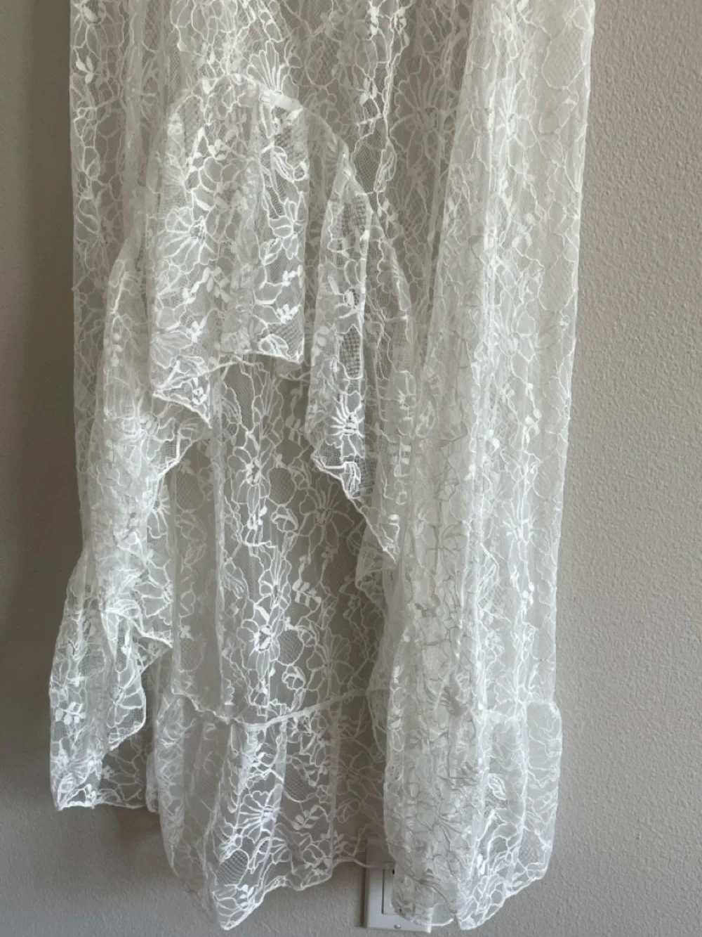 White Lace High-Low Maxi Skirt Size M - Picture 3 of 5